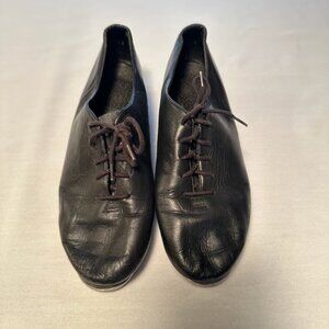 Leo's Ultratone Black Tap Shoes 8M